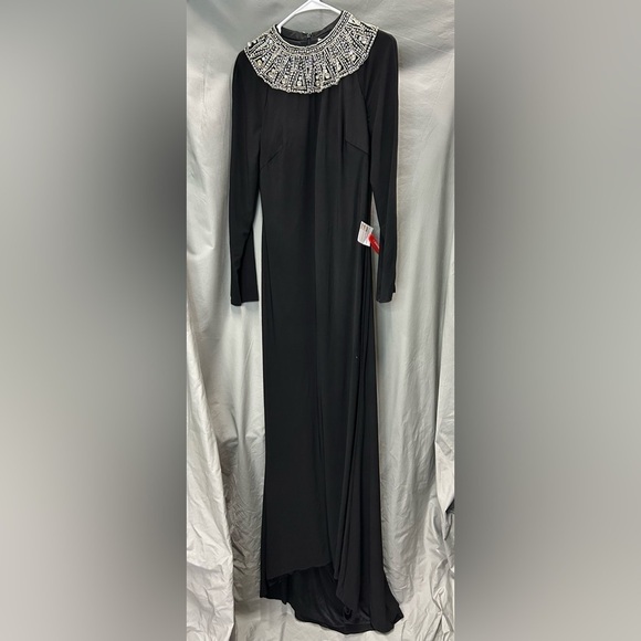 Mac Duggal 25926 NWOT Embellished Black Collar Jersey Gown - Picture 4 of 6